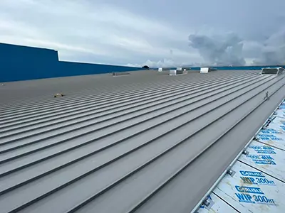 Commercial-residential-roofing-contractor-metal-2